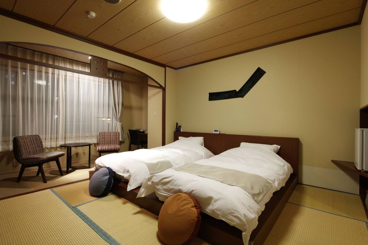 Coffres-forts dans les chambres, bureau, Wi-Fi gratuit, draps fournis