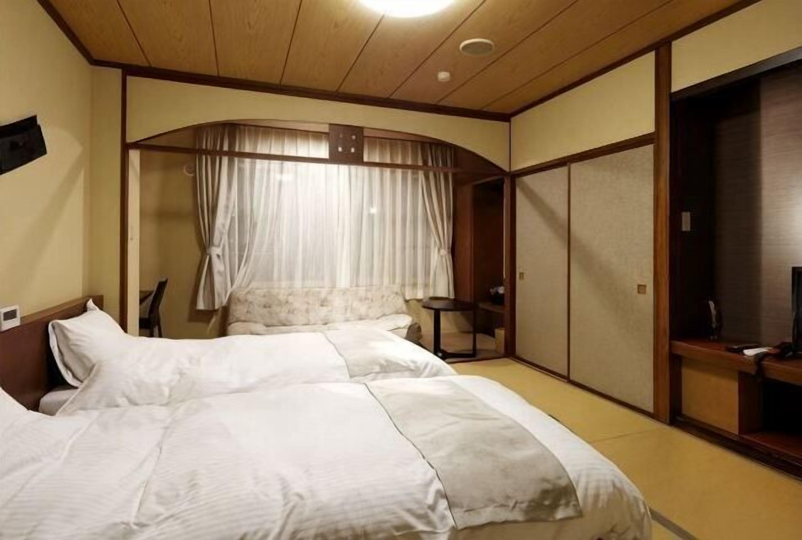 In-room safe, desk, free WiFi, bed sheets