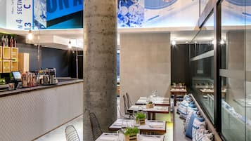 Frokostbuffé hver dag (mot et tillegg)