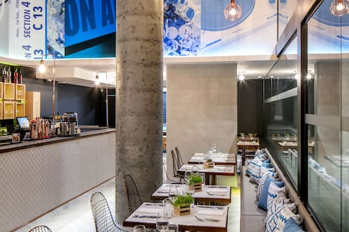 Petit déjeuner buffet servi tous les jours en supplément