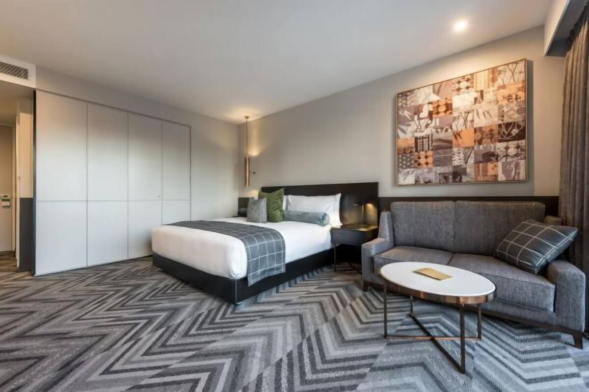 Minibar, in-room safe, desk, soundproofing