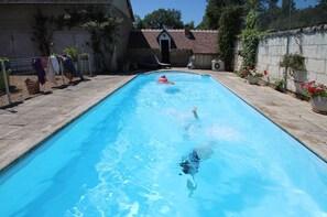 Outdoor pool, open 4:30 PM to 8:00 PM, pool umbrellas, pool loungers - La Mare aux Bambous (Couffy)