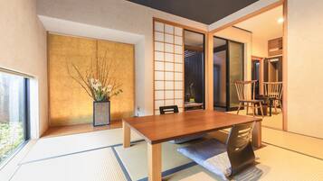 Deluxe Twin Room with Tatami Area and Open-Air Bath (Ai), Non Smoking | In-room safe, free WiFi