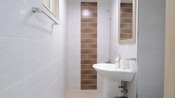 Twin Room | Soundproofing, iron/ironing board