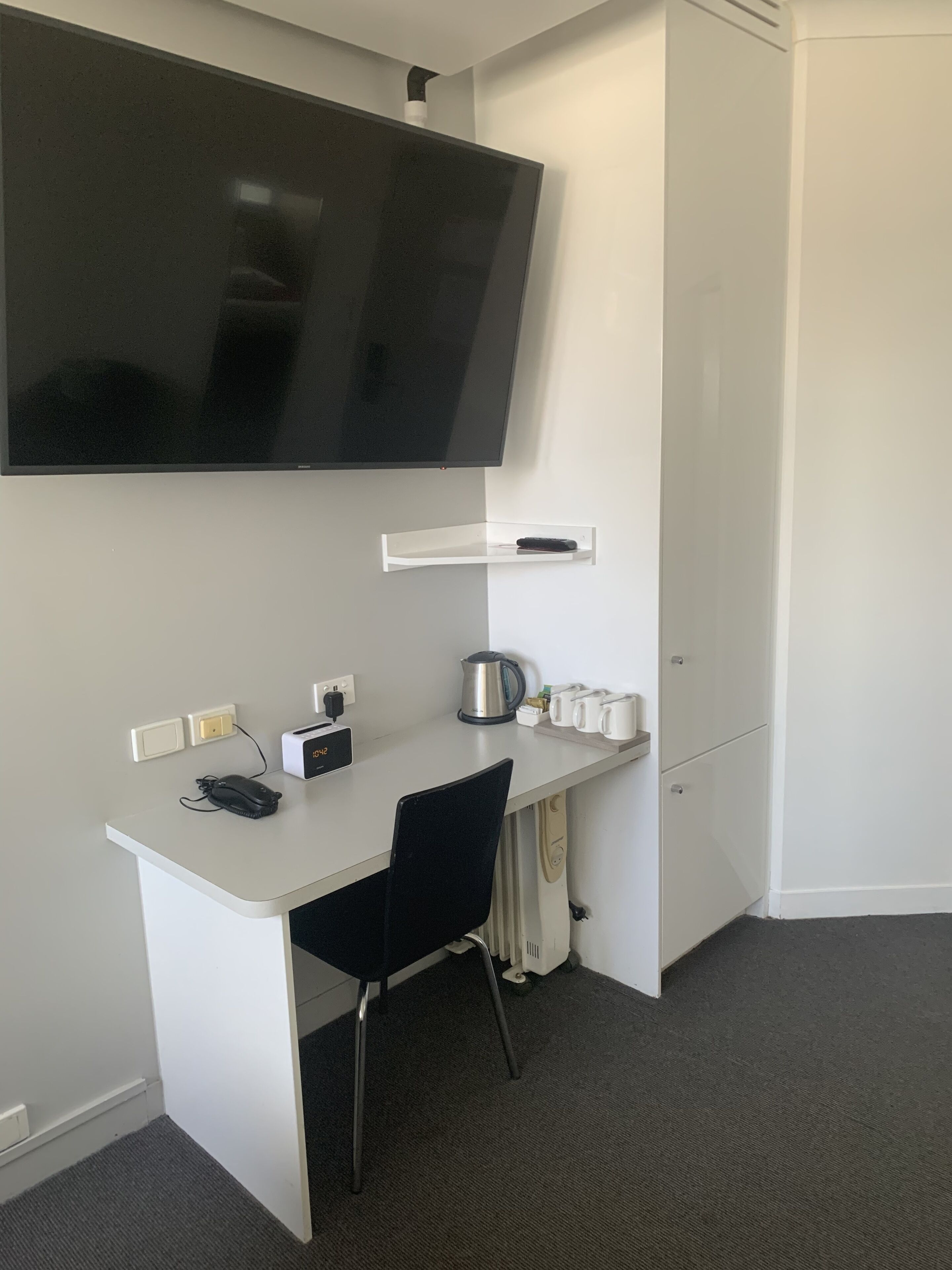 queen + double room | down duvets, in-room safe, blackout curtains, iron/ironing board