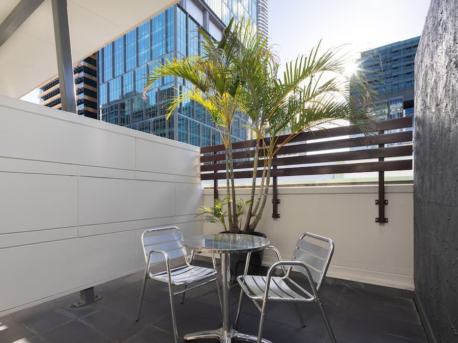 Gebar bulu kapas, peti besi dalam bilik, langsir/tirai gelap terus