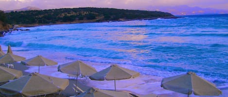 Una spiaggia nelle vicinanze