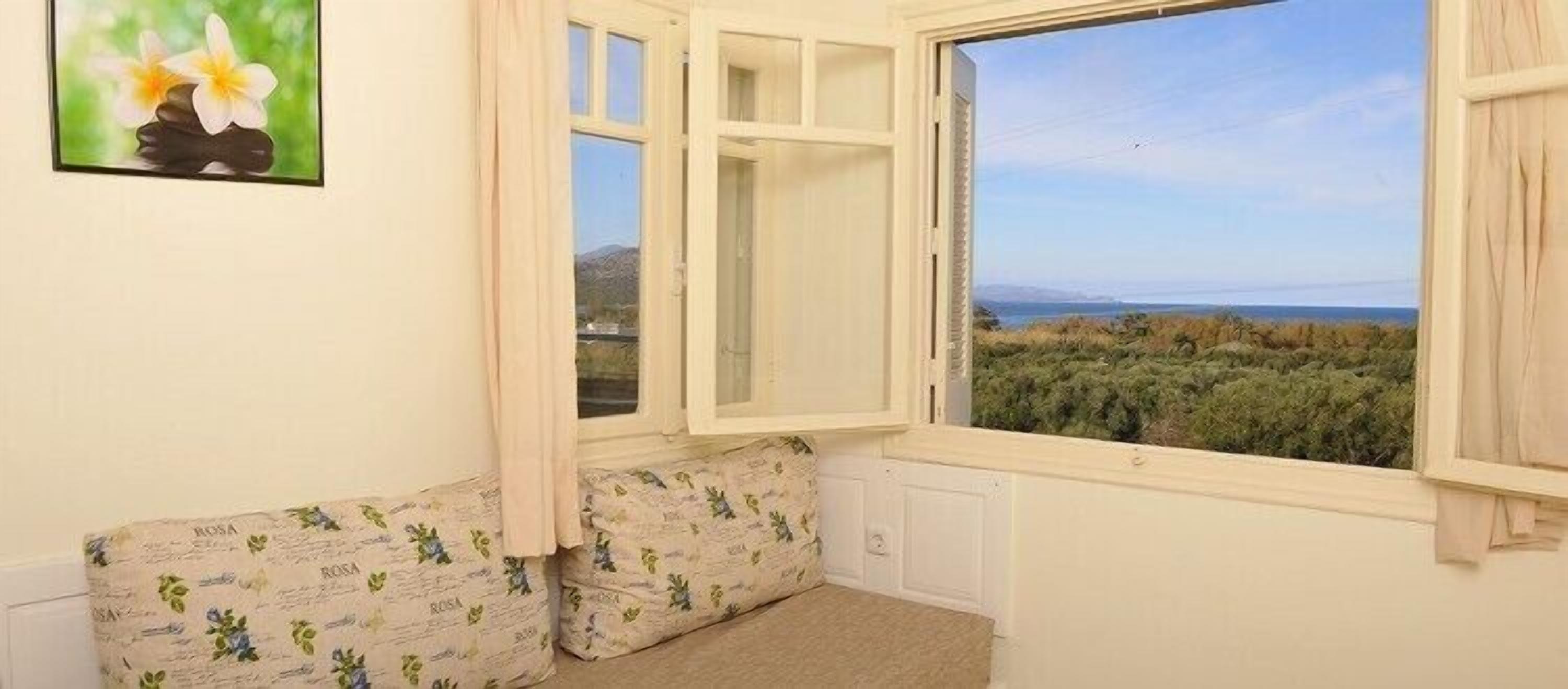 xxxApartment, 1 Bedroom, Sea Viewxxx | Zona de estar | Televisión de pantalla plana de 32 pulgadas con canales premium