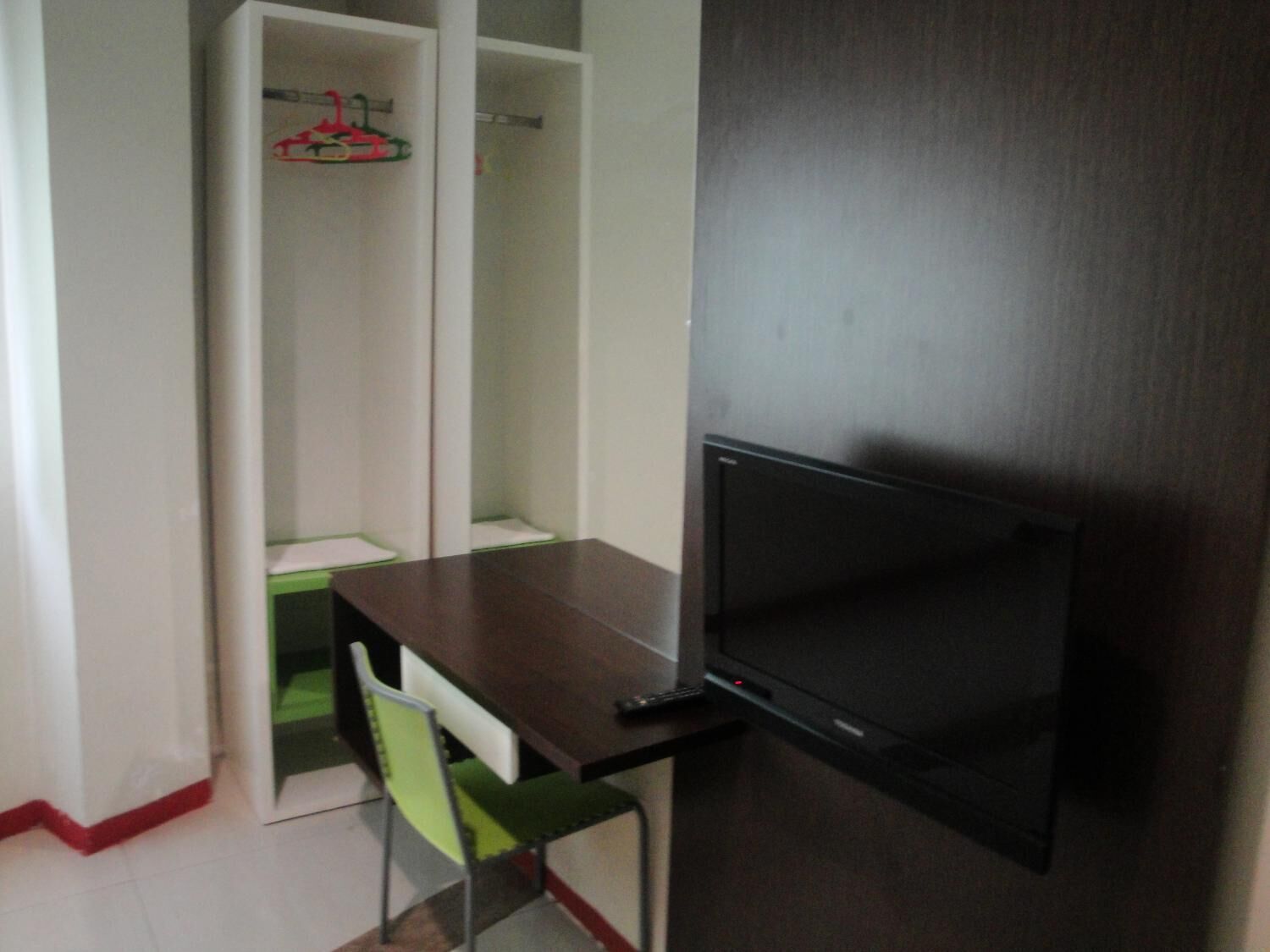 書桌、免費無線上網