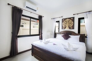 2 Bedrooms Villa with Private Pool | 2 ห้องนอน, ตู้นิรภัยในห้องพัก, ห้องพักตกแต่งอย่างมีเอกลักษณ์