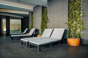 Body scrubs, facials, 1 treatment room