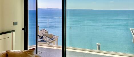 Minibar, in-room safe, desk, soundproofing