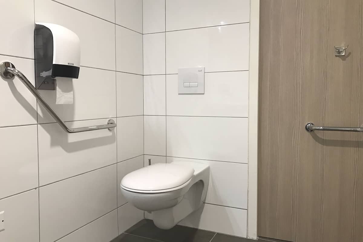 double room, 1 double bed, accessible | bathroom | free toiletries, hair dryer, towels