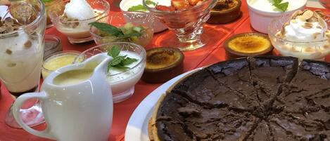 Breakfast and dinner served