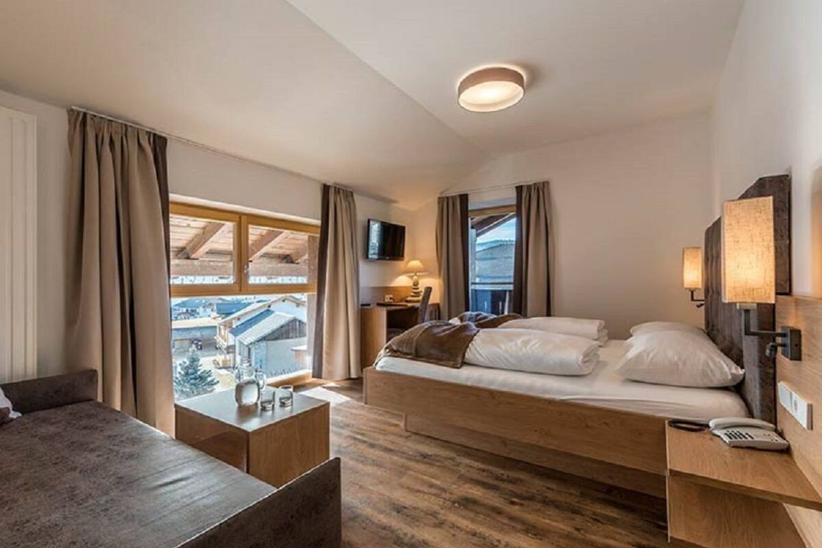 in-room safe, desk, soundproofing, free cots/infant beds