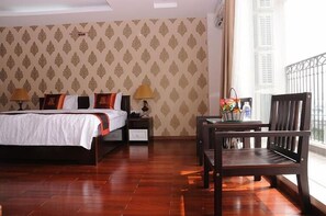 Minibar, desk, blackout drapes, free WiFi - Mely Hotel (Hanoi)