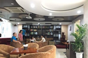 Daily cooked-to-order breakfast (VND 50000 per person) - Mely Hotel (Hanoi)