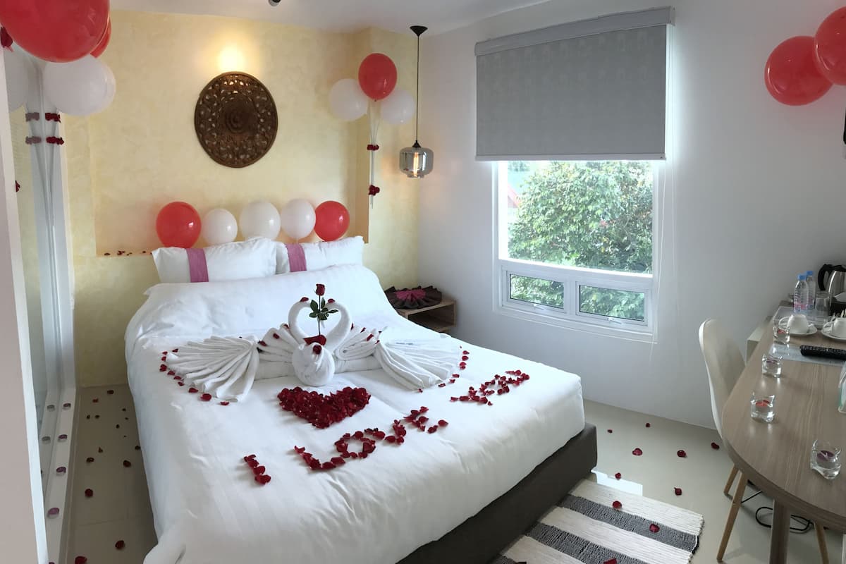 deluxe double room | premium bedding, in-room safe, desk, blackout curtains