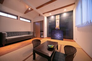 Maisonette Suite, Ichiyama | Desk, free WiFi - Kunisakiso (Beppu)