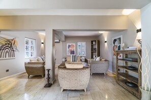 Sala de estar en el lobby