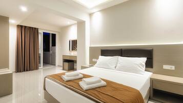 Deluxe Apartment, 2 Bedrooms | In-room safe, desk, blackout drapes, soundproofing