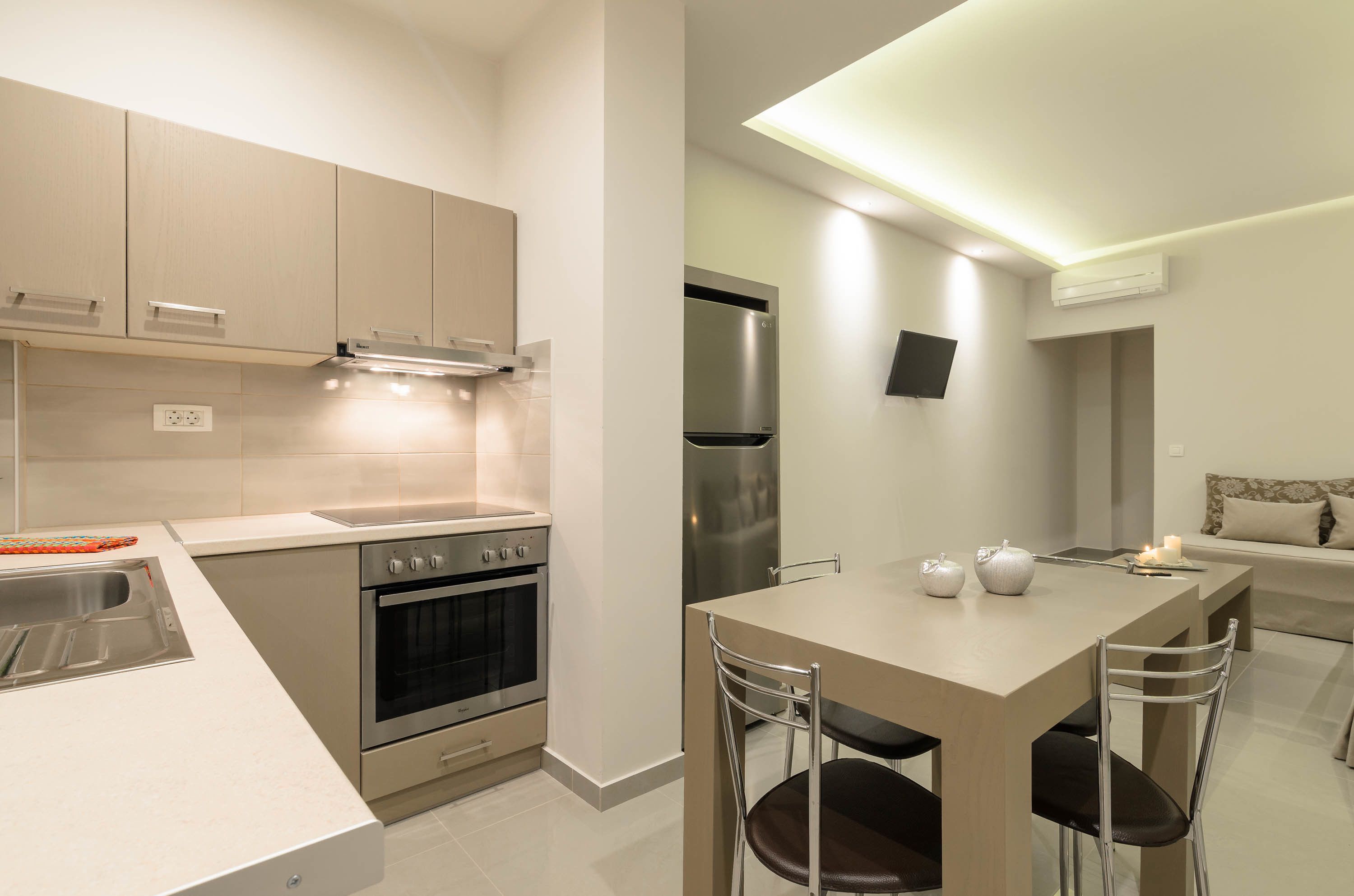 deluxe apartment, 2 bedrooms | private kitchen | fridge, microwave, electric kettle