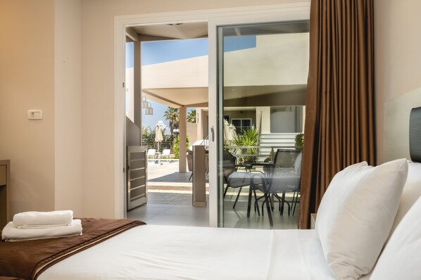 Deluxe Apartment, Pool View | Balcony view
