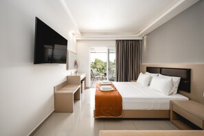 Apartment, Balcony | In-room safe, desk, blackout drapes, soundproofing