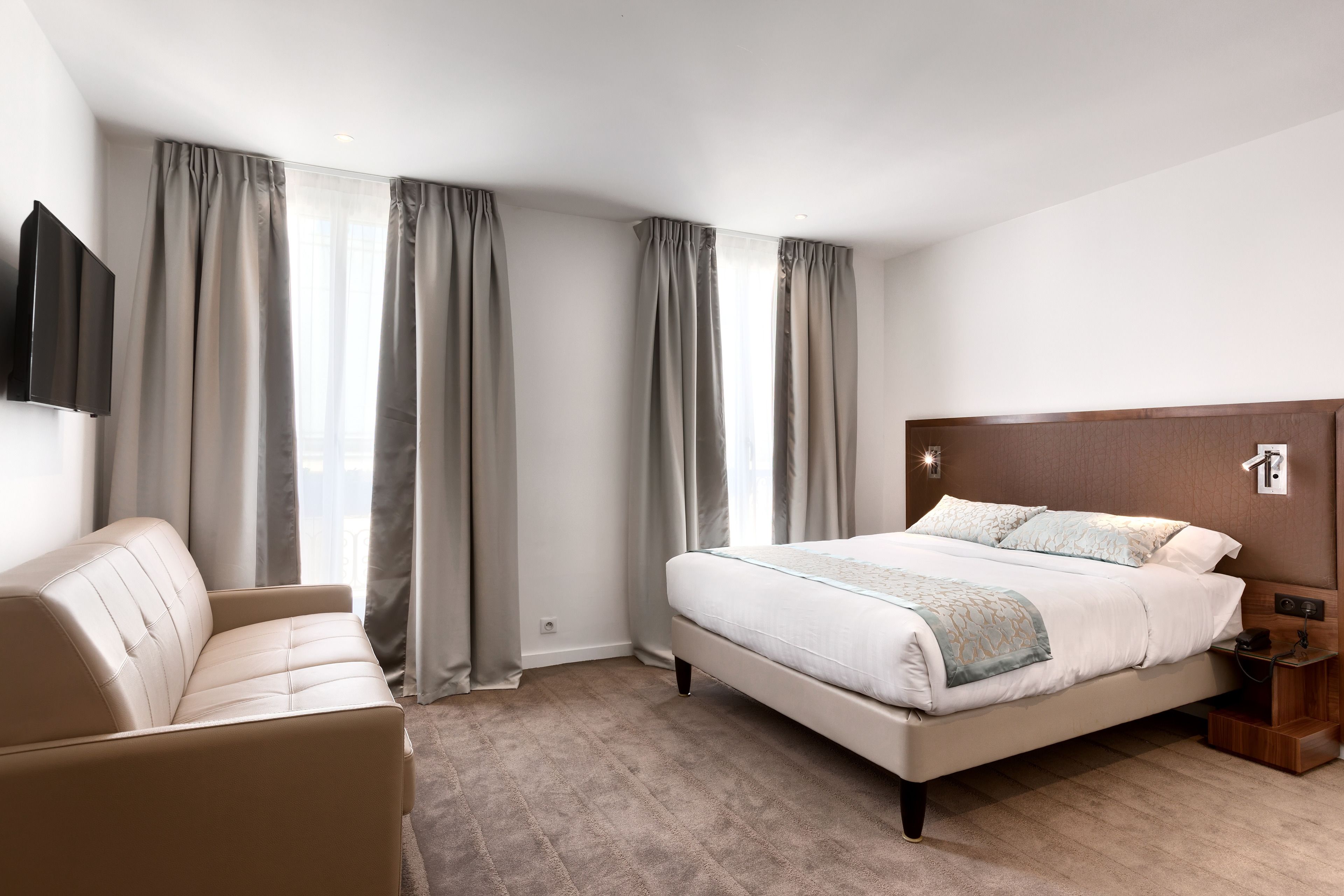 standard double room, 2 bedrooms, accessible | premium bedding, minibar, desk, soundproofing