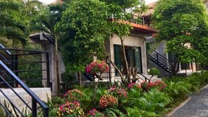 วิลล่าสำหรับครอบครัว, 1 ห้องนอน, วิวสวน | มินิบาร์, ตู้นิรภัยในห้องพัก, โต๊ะทำงาน, ผ้าม่านกันแสง