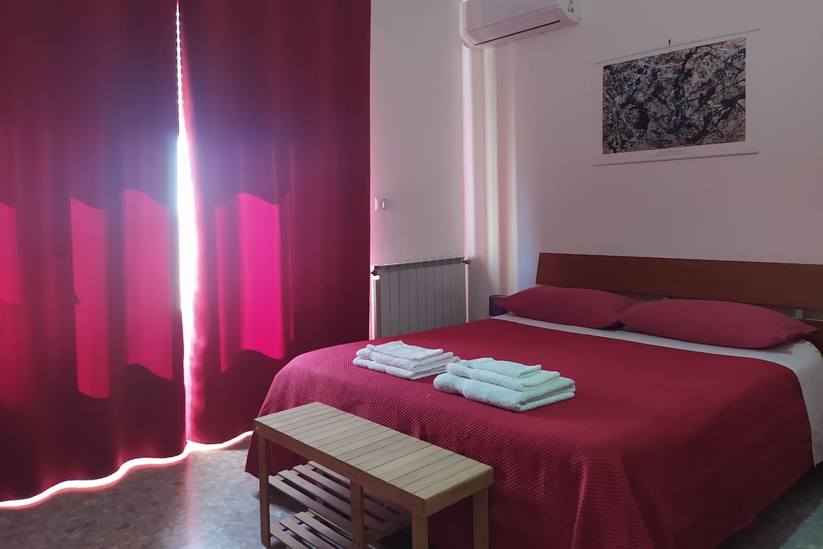Quarto triplo, sacada | 1 quarto, roupas de cama premium, escrivaninha