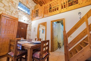 Duplex | In-room dining - Joanna's Stone Villas (Zakynthos)