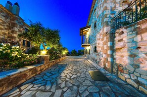 Property grounds - Joanna's Stone Villas (Zakynthos)