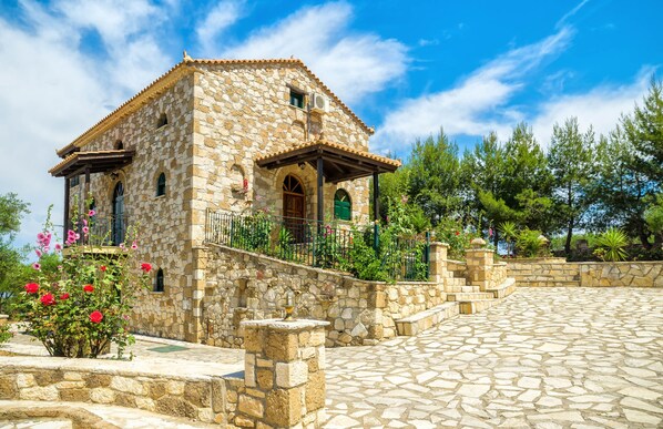 Exterior - Joanna's Stone Villas (Zakynthos)