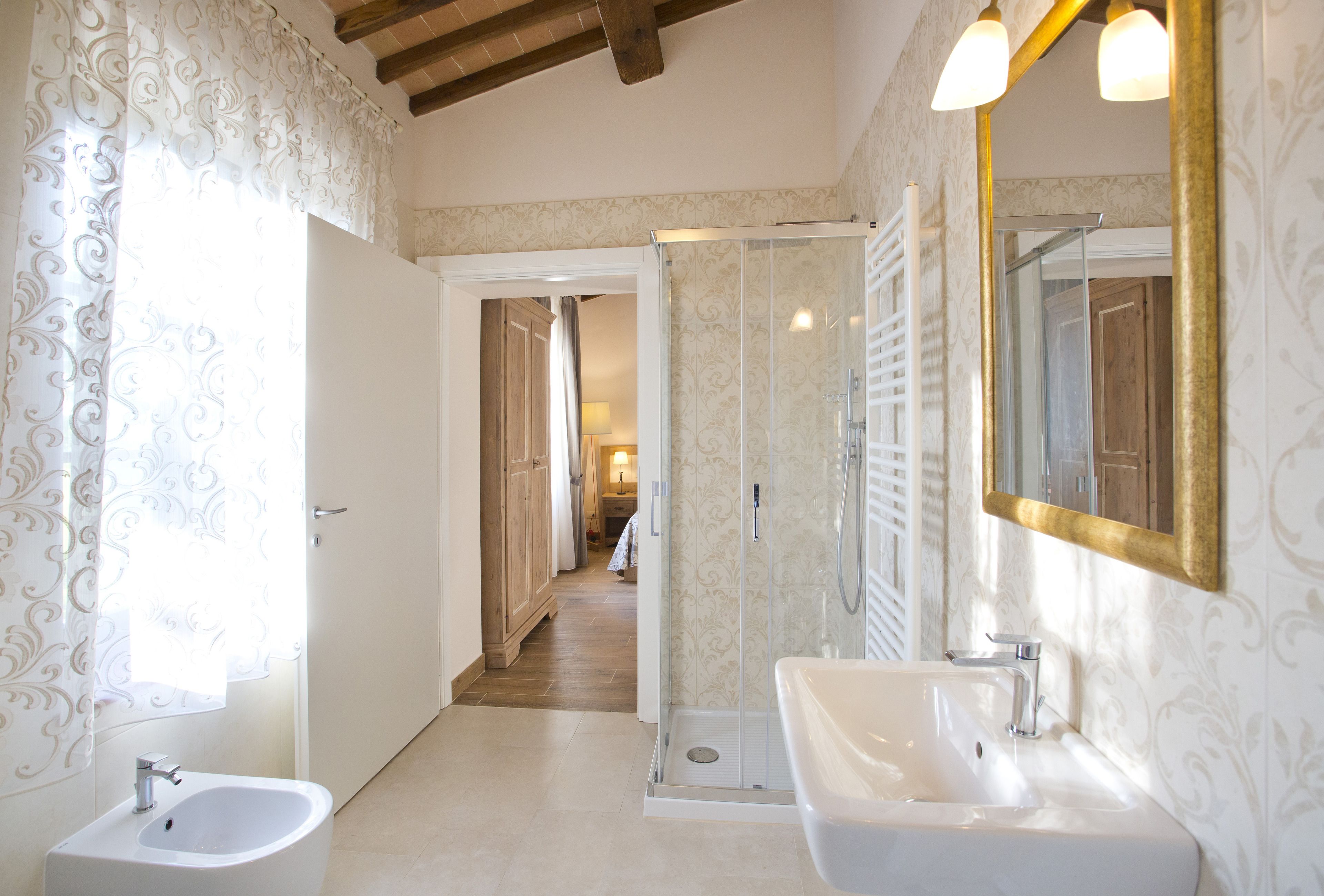Apartment, 2 Bedrooms | Bathroom | Shower, free toiletries, hair dryer, bidet