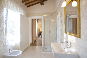 Apartment, 2 Bedrooms | Bathroom | Shower, free toiletries, hair dryer, bidet - Casale San Galgano (Chiusdino)