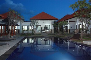 Outdoor pool - Tulamben Dive Resort (Tulamben)