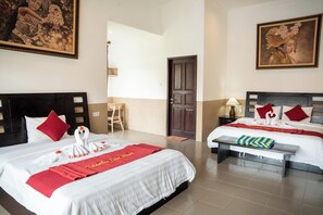 Deluxe Triple Room | Minibar, in-room safe, desk, free WiFi - Tulamben Dive Resort (Tulamben)