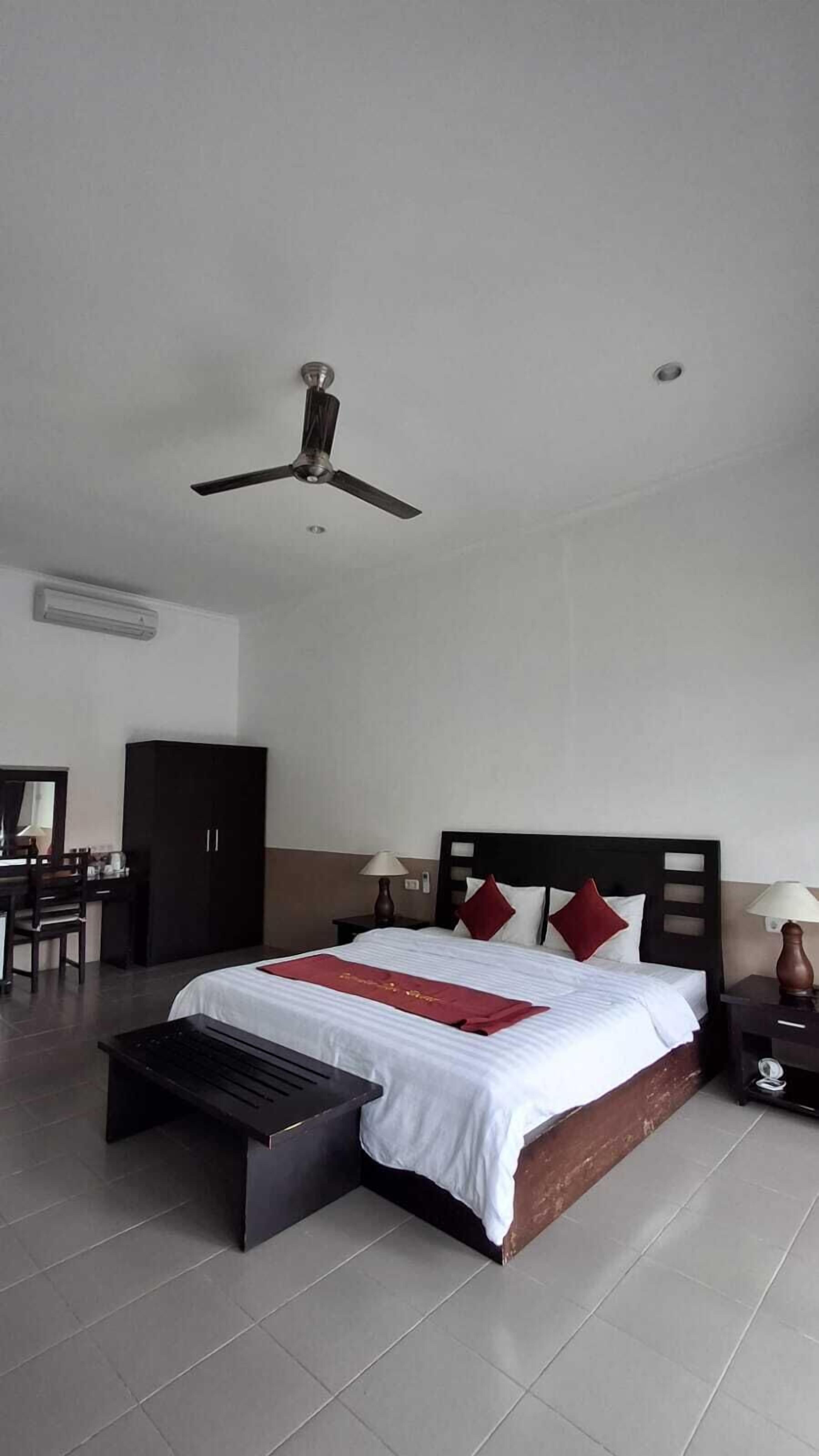 Minibar, caja de seguridad en la habitación, escritorio y wifi gratis 