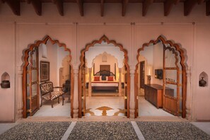 Shahjahan Suite | Egyptian cotton sheets, premium bedding, down comforters - Haveli Dharampura & Golden Haveli- UNESCO awarded Boutique Heritage Hotel (New Delhi)