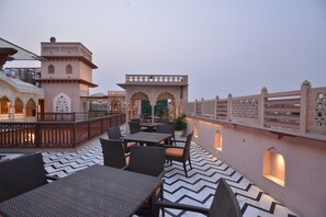 2 restaurants, Indian cuisine -  Haveli Dharampura & Golden Haveli- UNESCO awarded Boutique Heritage Hotel (New Delhi)