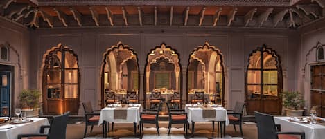 2 restaurants, Indian cuisine