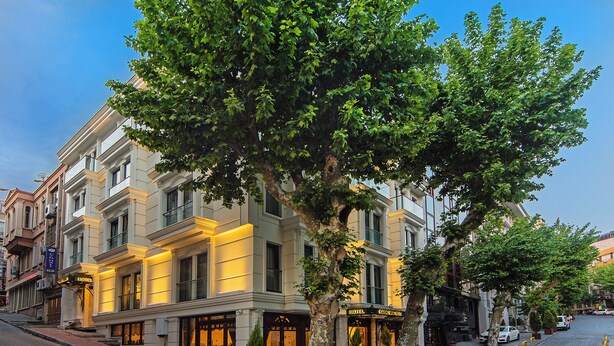 Front of property - Grand Naki Hotel (Istanbul)