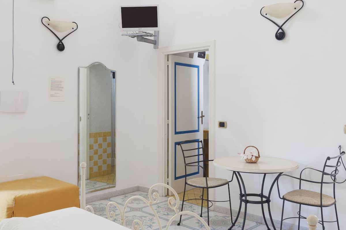 Double Room | In-room safe, cribs (free)