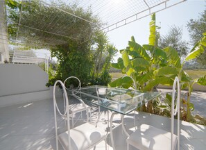 In-room safe, laptop workspace, iron/ironing board - Mirsini Studios & Apartments (Zakynthos)