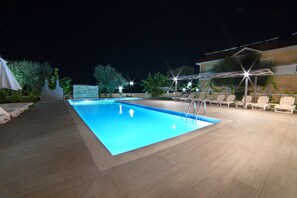 3 outdoor pools, pool umbrellas, sun loungers - Mirsini Studios & Apartments (Zakynthos)