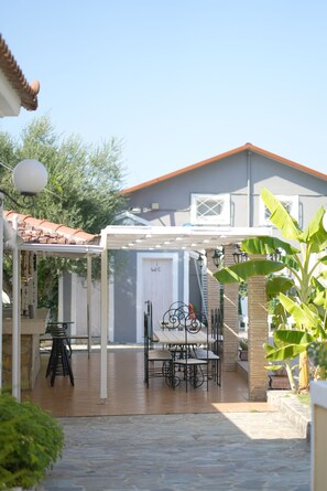 Exterior - Mirsini Studios & Apartments (Zakynthos)