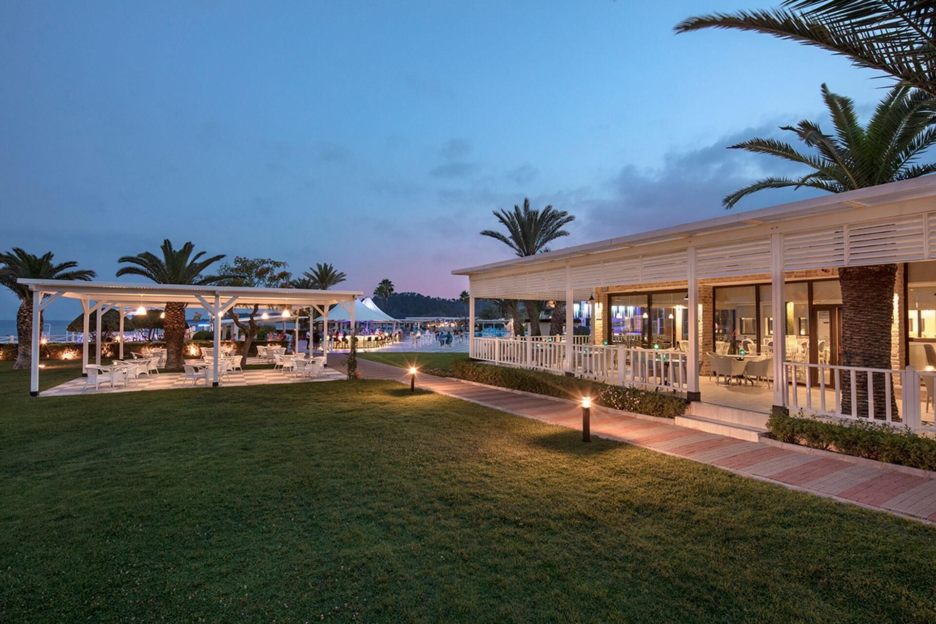 المنشأة من الخارج