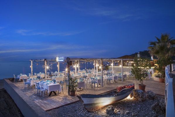 Breakfast, lunch, dinner served; international cuisine - Club Marco Polo (Kemer)