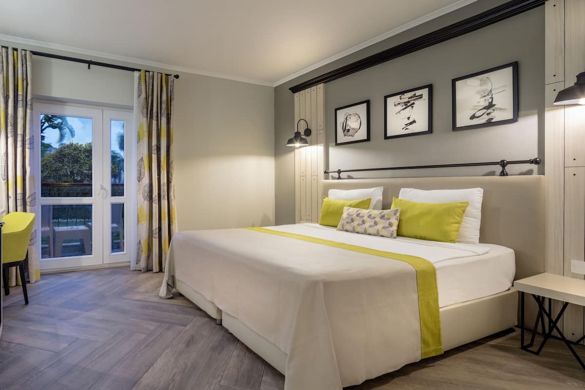 1 bedroom, minibar, in-room safe, desk
